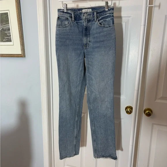 Abercrombie The 90s Straight Ultra High Rise Jeans Distressed Blue Size 26 / 2 - Picture 4 of 11